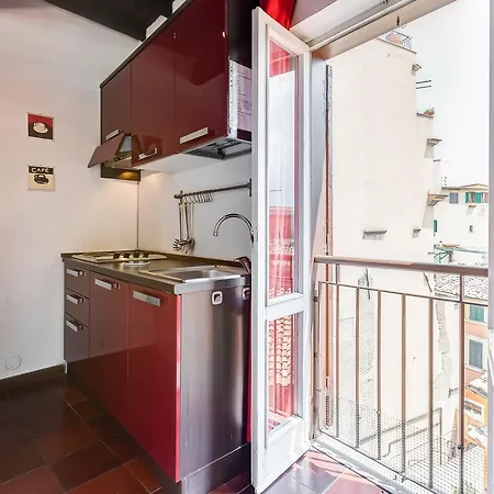 Romantic House With Terrace דירה *