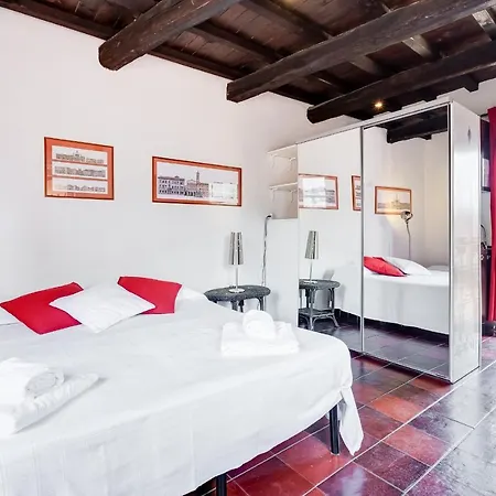 Romantic House With Terrace Rome