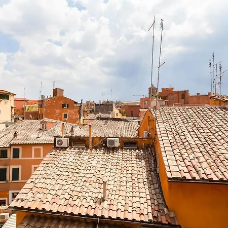 Romantic House With Terrace Daire Roma